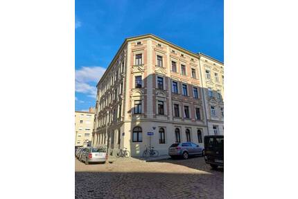 2-RW mit Balkon in der südlichen Innenstadt zu vermieten! - Halle
