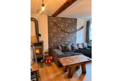 Charmante, sanierte Altbauwohnung EG mit großer Terasse - Bad Zwesten