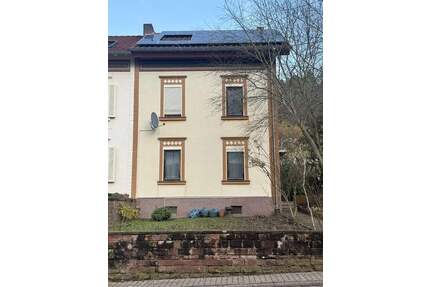 NEUER PREIS! Historische DHH in ruhiger, zentrumsnaher Wohnlage von Mettlach