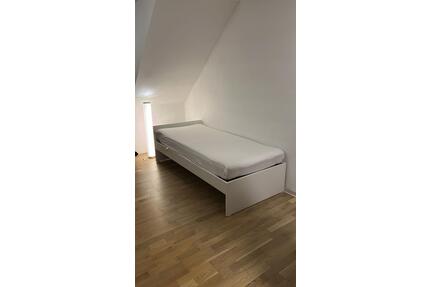 möbliertes WG-Zimmer 1.OG mit Balkon in Mannheim-Neckarau, bezugsfrei ab 01.04.26