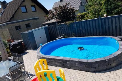 Modanesiertes EFH mit Einliegerwohnung , Pool & 700 m2 Eigent - Wolfsburg Ehmen