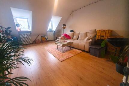 Großzügige 3 ZKB Dachgeschosswohnung in zentraler Lage von Saarlouis