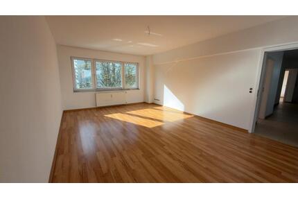 Attraktive 3-Zimmer-Wohnung mit großem Balkon in zentraler Lage - Düsseldorf Pempelfort