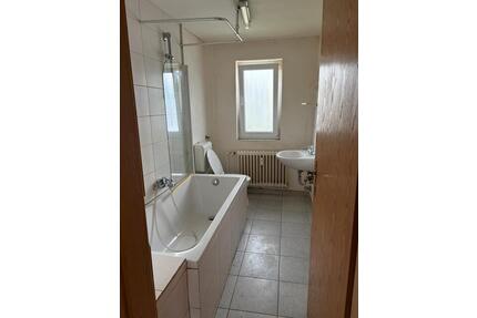 Wohnung DG 4ZKB mit Balkon renovierungsbedürftig zu vermieten - Friedrichsthal