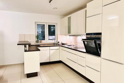 Hochwertig möblierte 3-Zimmerwohnung in guter Lage - Hamburg Eidelstedt