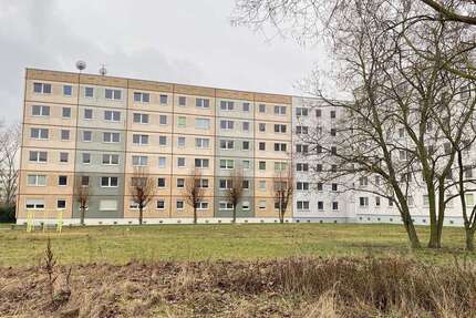 Wohnung zum Mieten in Halle 340,00 € 57 m²