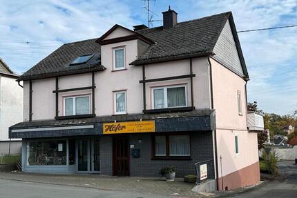 Wohn- und Geschäftshaus - 250.000,00&nbsp;EUR Kaufpreis, ca.&nbsp; 238,00&nbsp;m&sup2; in Hilchenbach (PLZ: 57271)