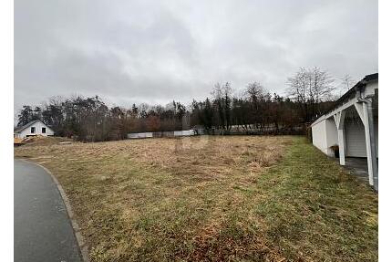 IHR TRAUM VOM EIGENHEIM BEGINNT HIER - Hirschaid