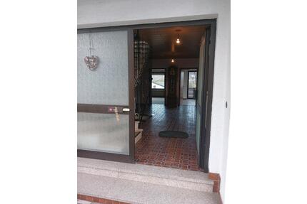 Mietwohnung 5 Zimmer, Küche, Bad - Langenhahn