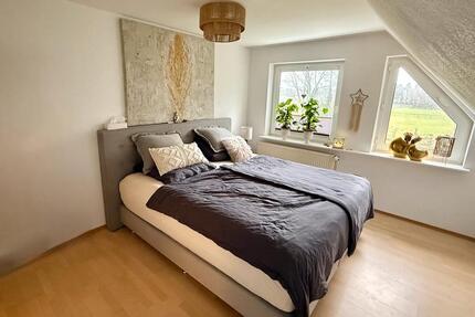 Großzügige und helle Dachgeschosswohnung - wohnen im grünen - Friedeburg