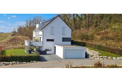 Haus zum Kaufen in Bad-Bellingen 1.299.000,00 € 245 m²