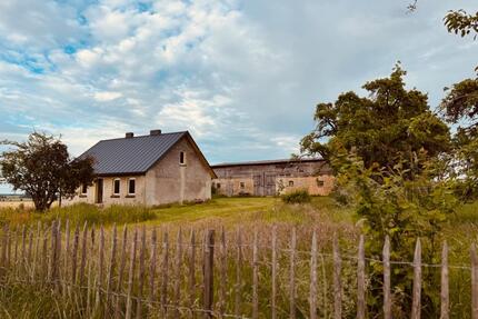 Kleiner Hof mit Wohnhaus, Scheune, Streuobstwiese, Weideland... - Borrentin