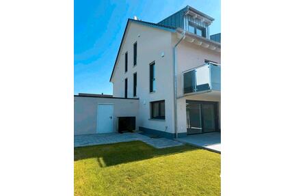 Ein Traumhaus zum Mieten - 2.150,00&nbsp;EUR Kaltmiete, ca.&nbsp; 155,00&nbsp;m&sup2; in Aindling (PLZ: 86447)