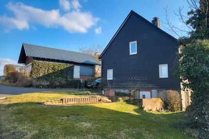 Gemütliches Fachwerkhaus + Scheune, großer Garten - Bad Berleburg