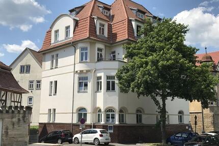 Nach Renovierung: Dachgeschosswohnung mit Charme und Dachterrasse - Coburg
