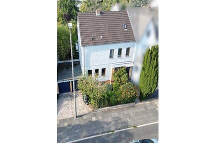 Viel Platz für die Familie - Einfamilienhaus mit Garten und großem Potenzial in Bonn-Duisdorf