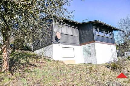 Gemütliches Wochenendhaus mit Garage in Meinerzhagen-Haumche