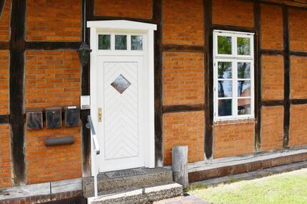 Hochwertig sanierte 4-Zimmer-Wohnung im charmanten Fachwerkhaus - Burgwedel