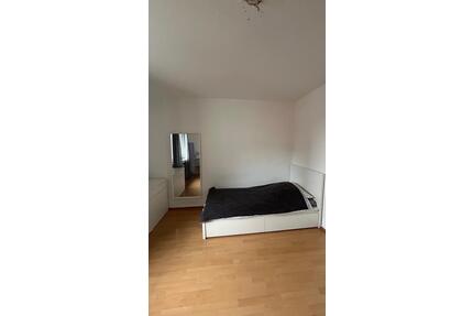 1-Zimmer-Wohnung zur Miete direkt am Kölner Heumarkt!