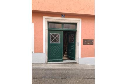 Charmante 5 12 Zimmer Wohnung mit Hofgarten im Zentrum von Eich - Eichstätt