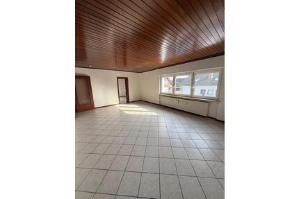 4,5 ZKB Wohnung in Hemsbach - 1.300,00&nbsp;EUR Kaltmiete, ca.&nbsp; 120,00&nbsp;m&sup2; in Hemsbach (PLZ: 69502)