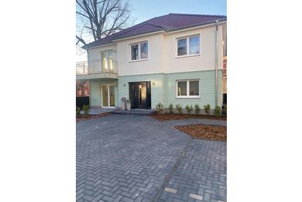 Zwei-Raum-Wohnung - 1.304,00&nbsp;EUR Kaltmiete, ca.&nbsp; 81,50&nbsp;m&sup2; in Velten (PLZ: 16727)