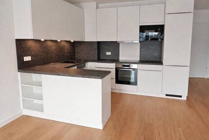 Erstbezug Darmstadt-Mitte: 4-Zimmer-Wohnung mit Garten, Loggia und EBK