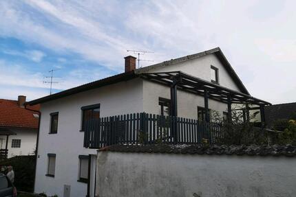 Haus zu Vermieten in Gangkofen - 1.200,00&nbsp;EUR Kaltmiete, ca.&nbsp; 130,00&nbsp;m&sup2; in Gangkofen (PLZ: 84140)