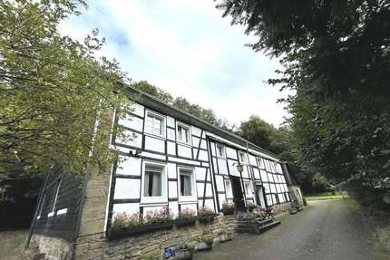 Haus zum Kaufen in Sprockhövel 441.000,00 € 235.7 m²