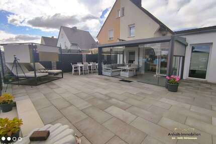 Haus zum Kaufen in Sandersdorf-Brehna 300.000,00 € 140 m²