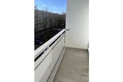 4-Zimmer-Wohnung preiswert! - 400,00&nbsp;EUR Kaltmiete, ca.&nbsp; 71,70&nbsp;m&sup2; in Halle (Saale) (PLZ: 06132) Silberhöhe