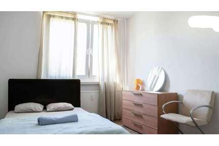 WG-Zimmer in Berlin 700,00 € 14 m²