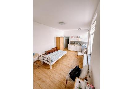 Sonniges Ruhiges Appartement- teilmöbliert- Renoviert - Aachen Aachen-Mitte