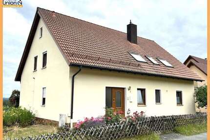 Haus zum Kaufen in Ahorntal 359.000,00 € 183 m²