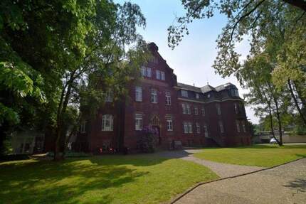 *Selber einziehen oder vermieten-helle Wohnung mit Aufzug im historischen Gemäuer in Rheindahlen* - Mönchengladbach
