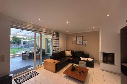 Modernisiertes Zweifamilienhaus - bereits in 2 Eigentumswohnungen geteilt - ca. 328 m² Wohnfläche - Garten - Keller + 404 m² Baugrundstück - Alsdorf Hoengen