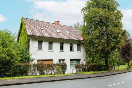 Haus zum Kaufen in Schieder-Schwalenberg 345.000,00 € 326.76 m²