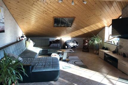 Helle und großzügige 3-Zimmer DG-Wohnung - Sulz am Neckar