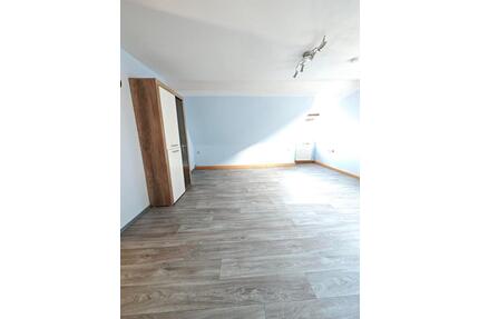 Gemütliche 3 Zimmer DG Wohnung 50 qm in Freudental