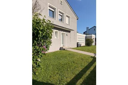 Charmantes Einfamilienhaus - 560.000,00&nbsp;EUR Kaufpreis, ca.&nbsp; 160,00&nbsp;m&sup2; in Altenstadt an der Waldnaab (PLZ: 92665)