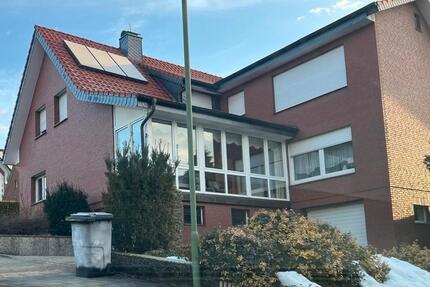 Großzügiges Zweifamilienhaus auf grünem 1.024 qm Grundstück - Georgsmarienhütte