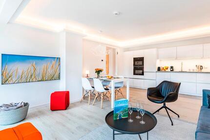 Rügens Strandjuwel: FeWo mit Sauna am Ostseestrand - Binz