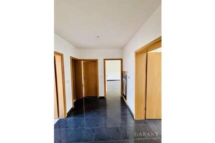 Freundliche 4 Zimmer-Wohnung mit Balkon steht zum Einzug bereit - Stuttgart Stammheim