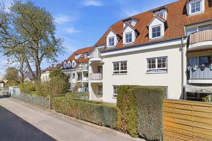 Ideal für Pendler: Zentrale 3-ZKB mit Balkon & Stellplatz nahe Bf Gessertshausen