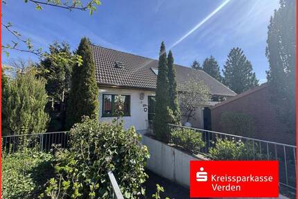 Gepflegtes Einfamilienhaus mit Garten, Bürotrakt, vielseitiger Nutzung und in zentraler Lage! - Achim