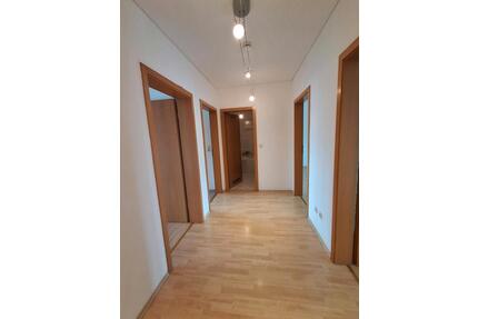 Helle 3-Zimmer-Wohnung in zentraler Lage - Roth