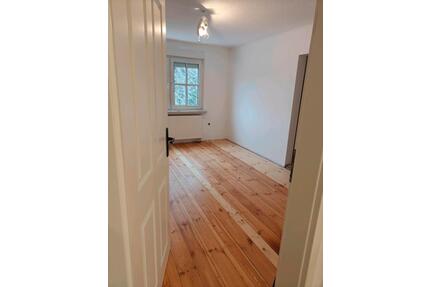 Haus mit Garten - 1.373,00&nbsp;EUR Kaltmiete, ca.&nbsp; 135,00&nbsp;m&sup2; in Großräschen (PLZ: 01983)