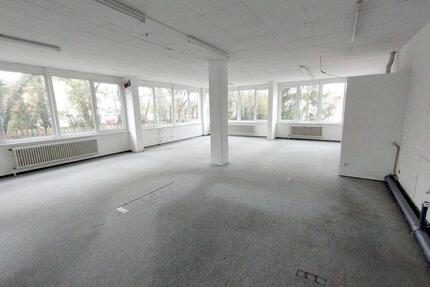 Großzügige, helle Gewerbefläche auf zwei Ebenen in sehr guter Lage! - Aalen Attenhofen