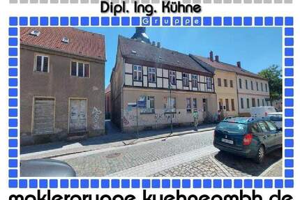 Prov.-frei: Entwicklungsfähige Wohnimmobilie im Zentrum von Nauen