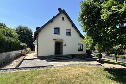 Wohnen im Grünen – Gepflegtes Einfamilienhaus mit Garage und großem Garten - Königswinter / Thomasberg